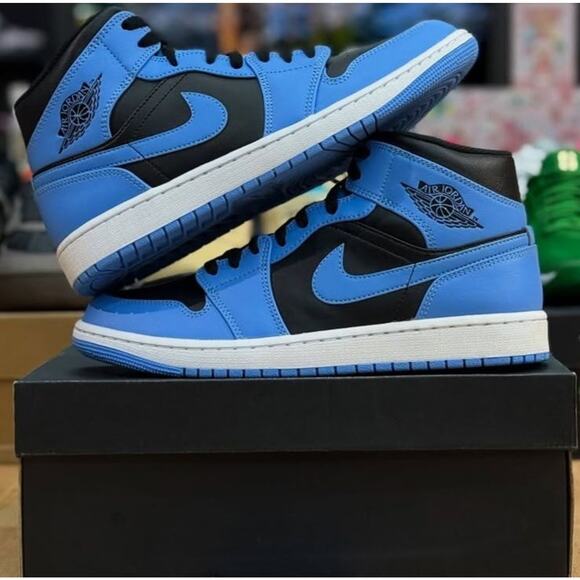 Nike Jordan 1 Mids University Blue Size 10.5 - Picture 1 of 1